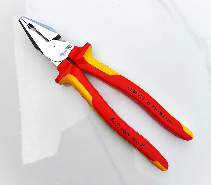 Kìm Đa Năng 180mm/ 200mm/ 225mm Cách Điện 1000 Volt KNIPEX 02 06 180/ 02 06 200/ 02 06 225