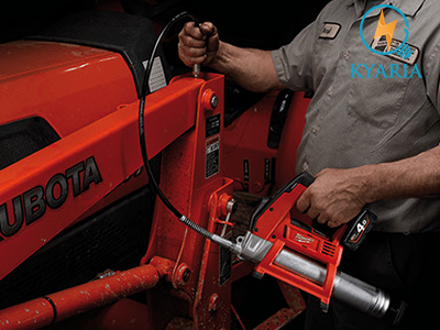 Máy tra mỡ Milwaukee M12 GG-0